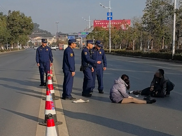 Q2_副本.jpg