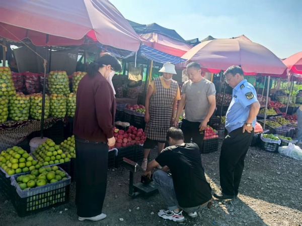 一抹市监“蓝”，守护昭通避暑游客“清凉一夏”​